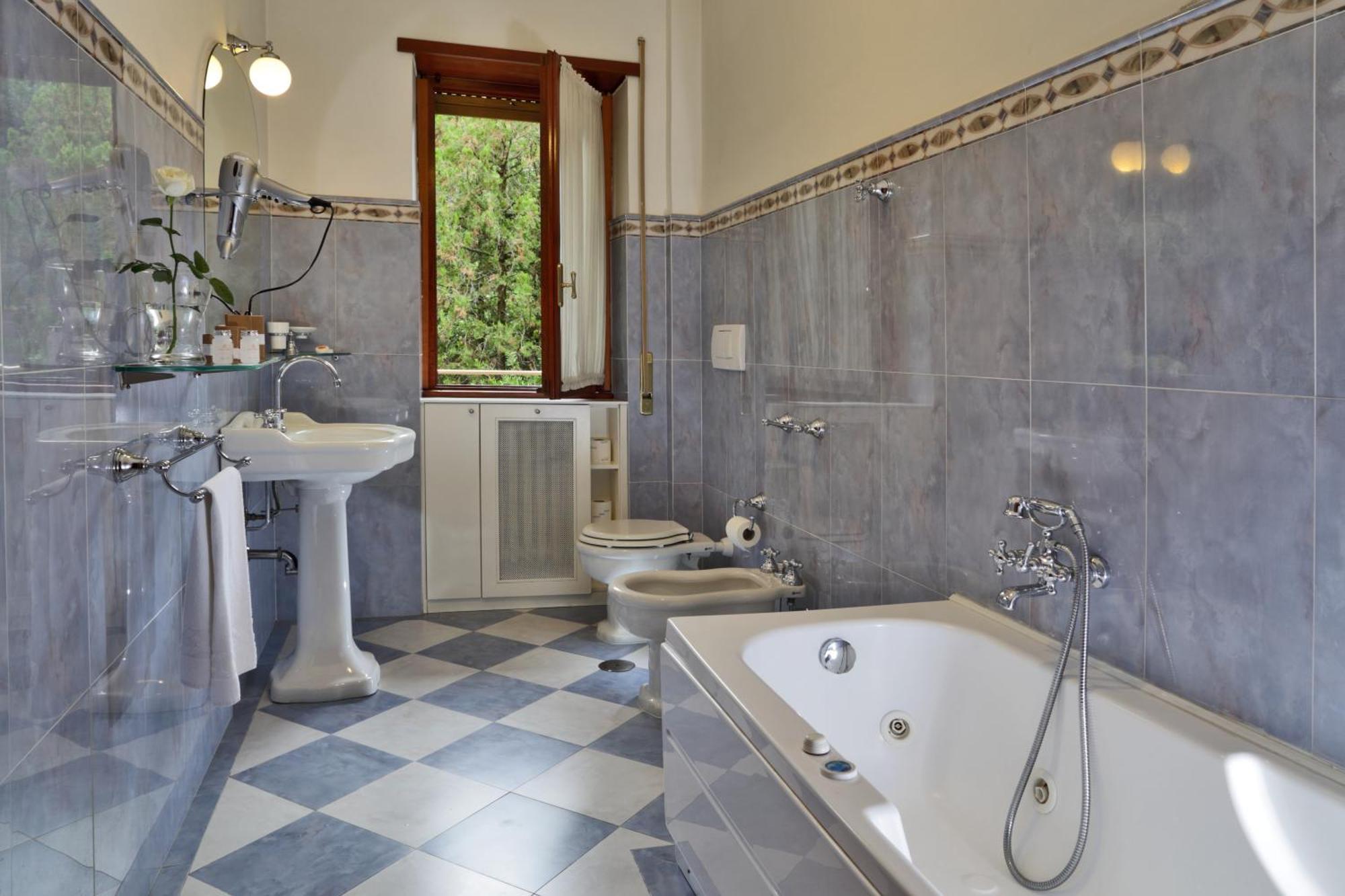 Large Family Apartment E8 ローマ エクステリア 写真